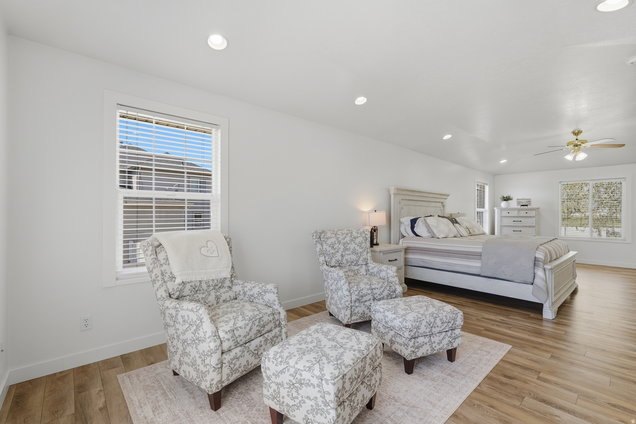 FLINT MEADOWS - Residential