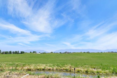 Tiny photo for 1441 BROOKSHIRE DR, Syracuse, UT 84075 (MLS # 2143519)