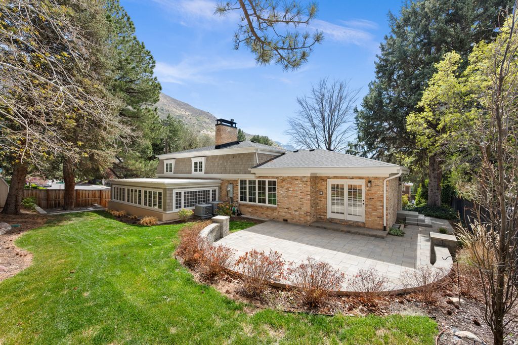 Photo of 2797 E SOMMET DR, Holladay, UT 84117 (MLS # 2148756)