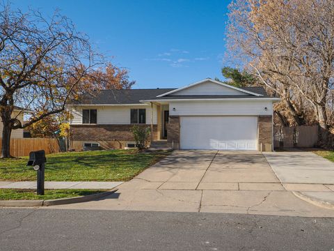 Tiny photo for 1070 S 1650 E, Clearfield, UT 84015 (MLS # 2124650)