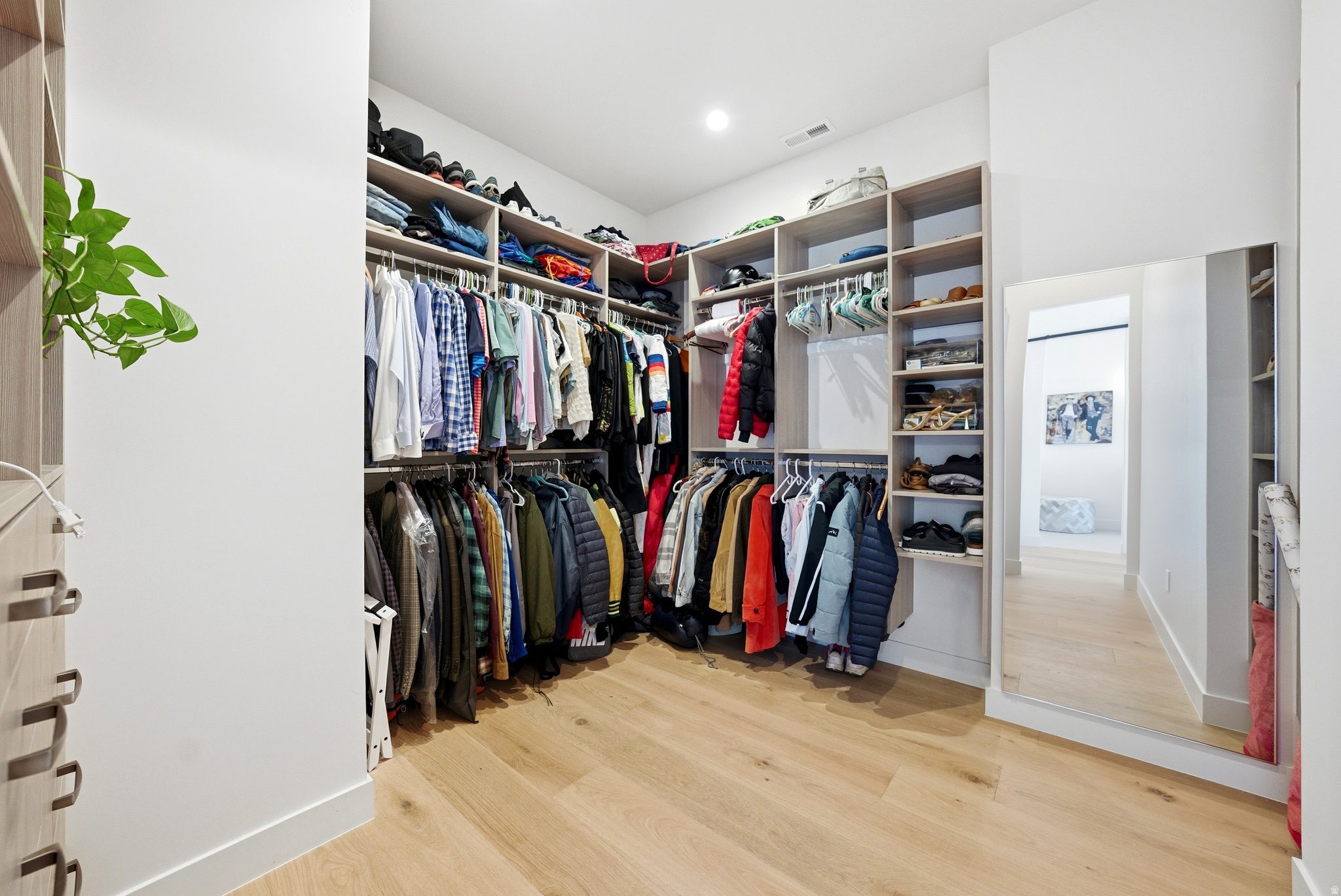 SOARING HAWK - Residential