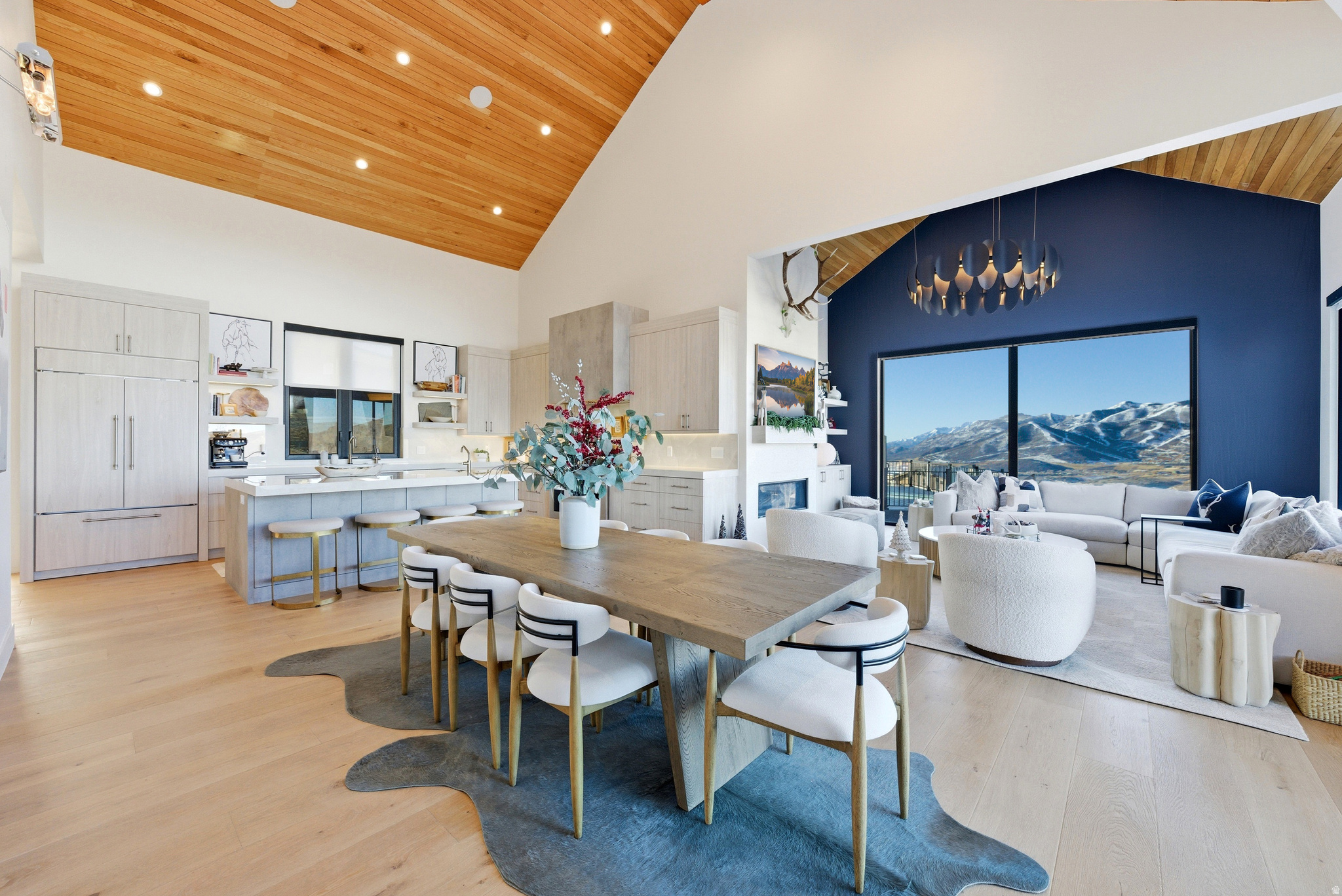 SOARING HAWK - Residential