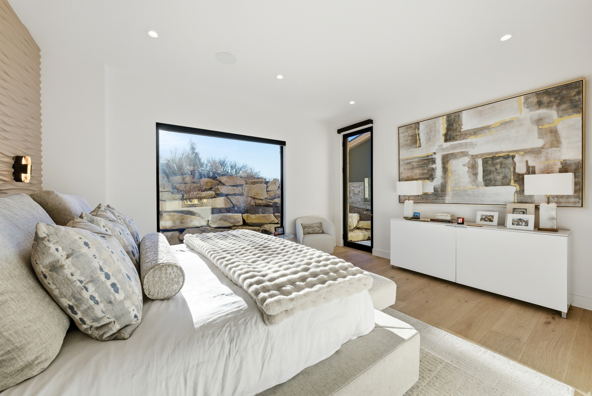 SOARING HAWK - Residential