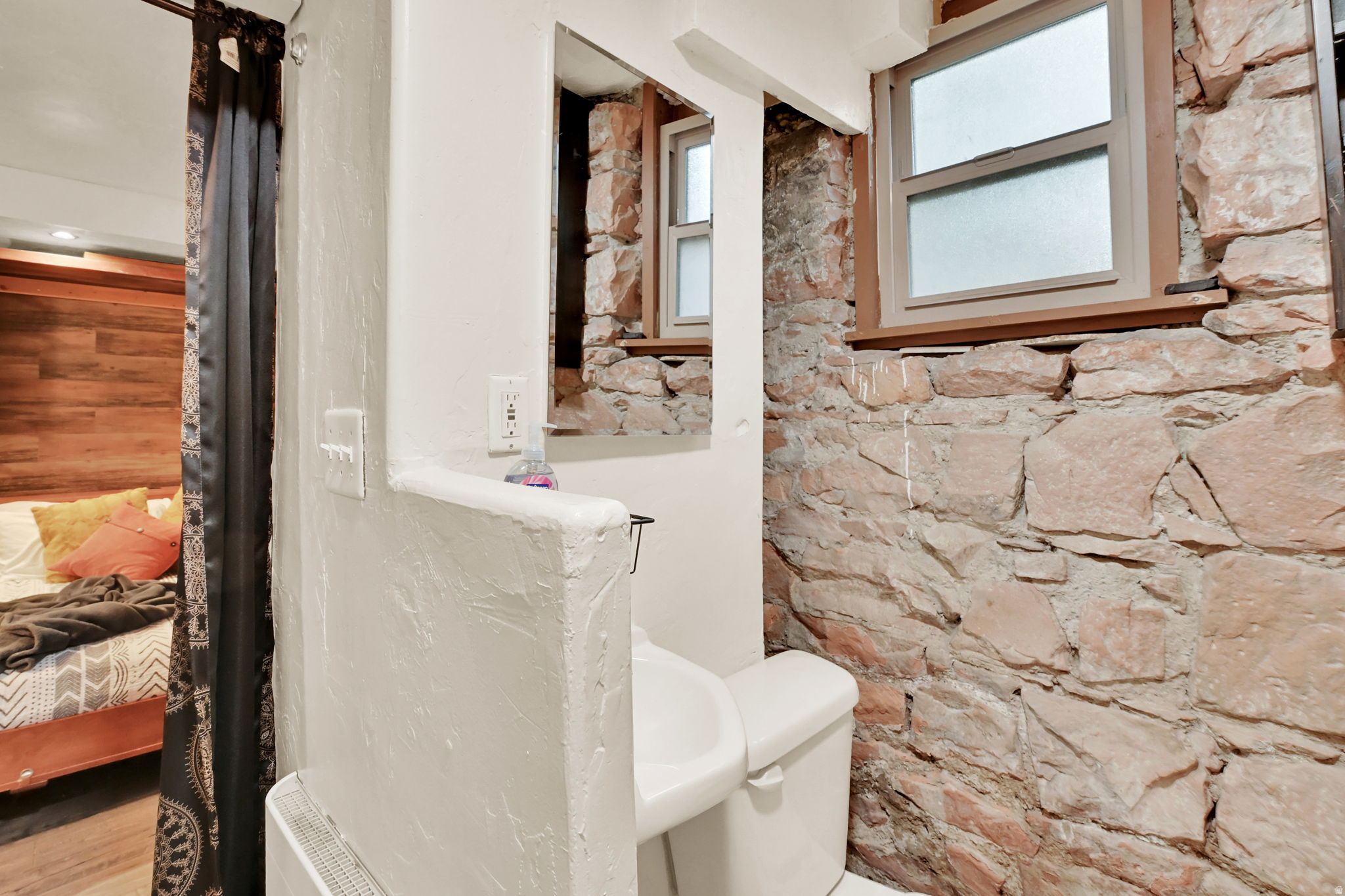 SAMPSON ALTADENA CONDOMINIUM - Residential