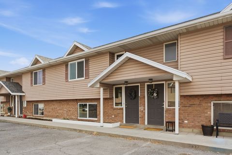 Photo of 1835 W 800 N, Pleasant Grove, UT 84062 (MLS # 2138245)