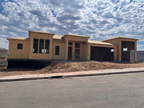 Photo of 709 S 1360 W, Hurricane, UT 84737 (MLS # 2158258)
