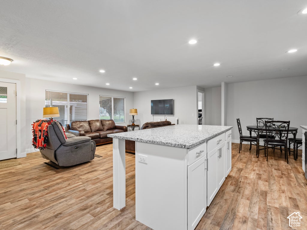 Photo of 779 W MONTE BELLA DR, Taylorsville, UT 84123 (MLS # 2192995)