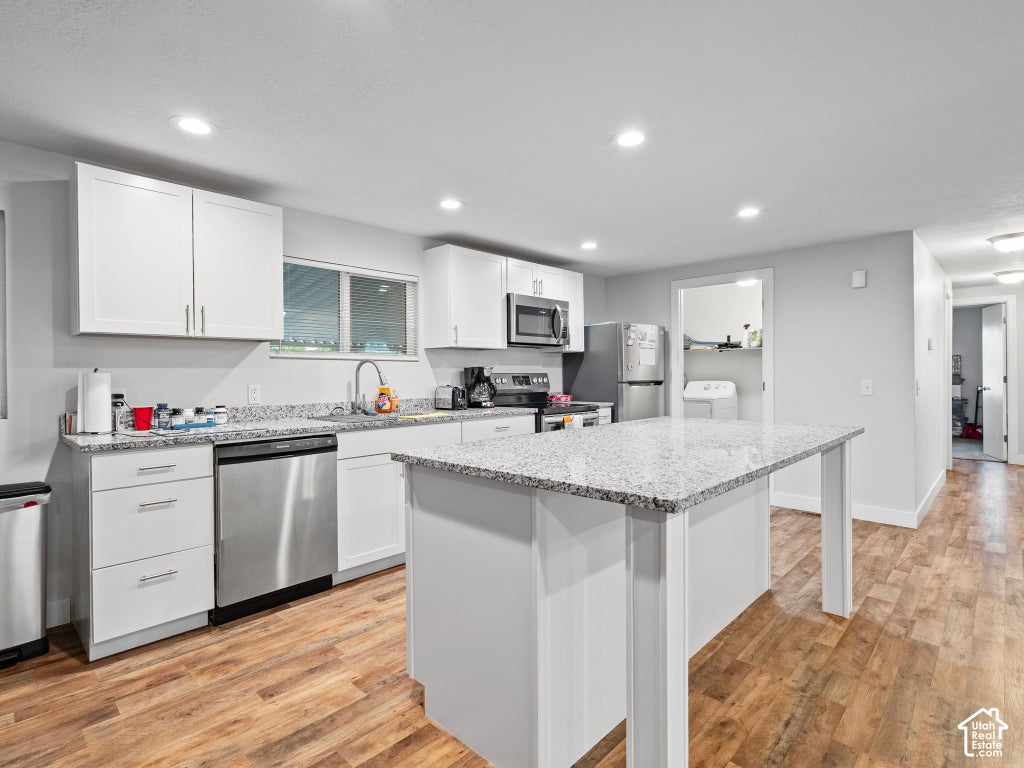 Photo of 779 W MONTE BELLA DR, Taylorsville, UT 84123 (MLS # 2192995)