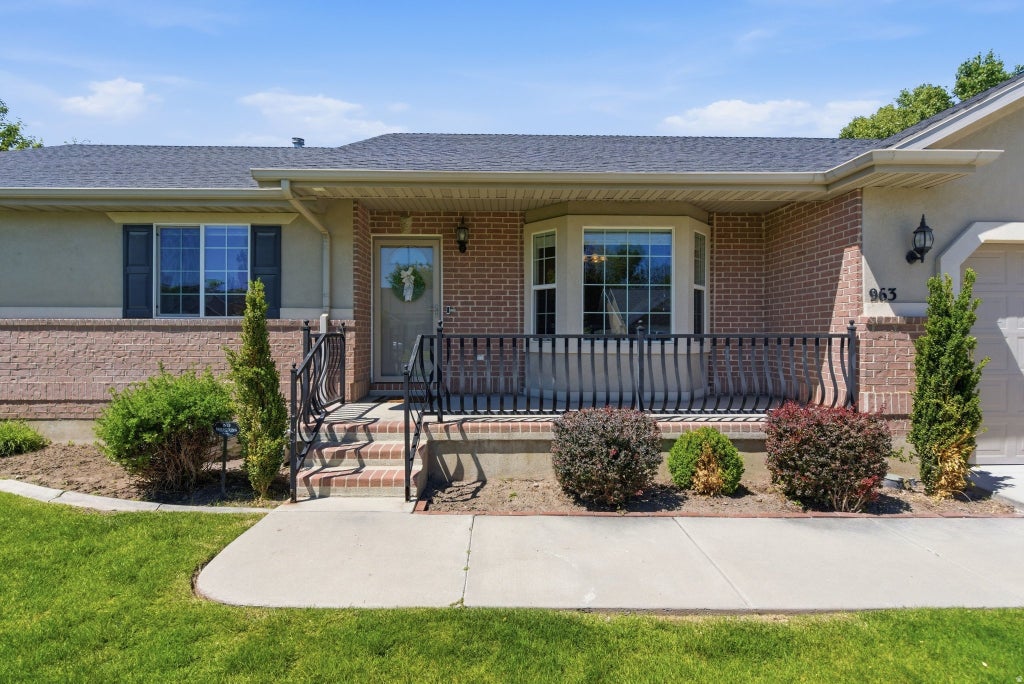Photo of 963 E MURDOCK DR, American Fork, UT 84003 (MLS # 2165573)