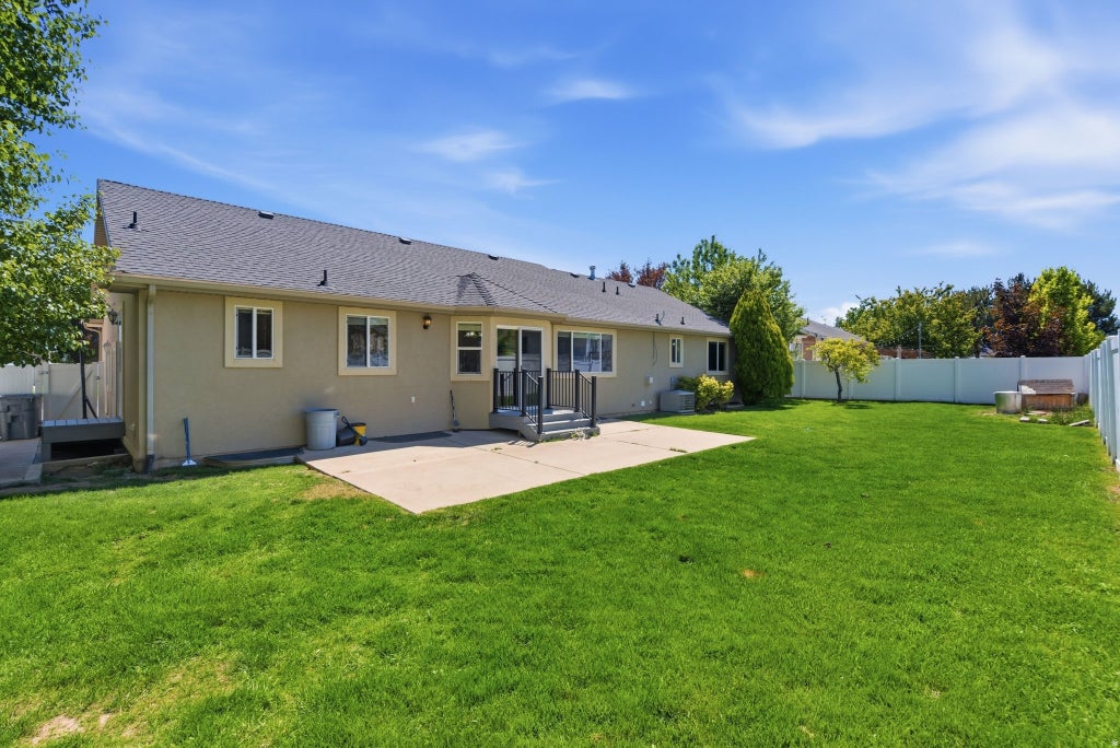 Photo of 963 E MURDOCK DR, American Fork, UT 84003 (MLS # 2165573)