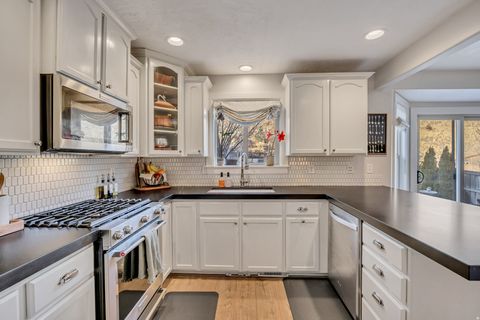 Tiny photo for 2043 E BROOKINGS DR, Draper (UT Cnty), UT 84020 (MLS # 2132481)