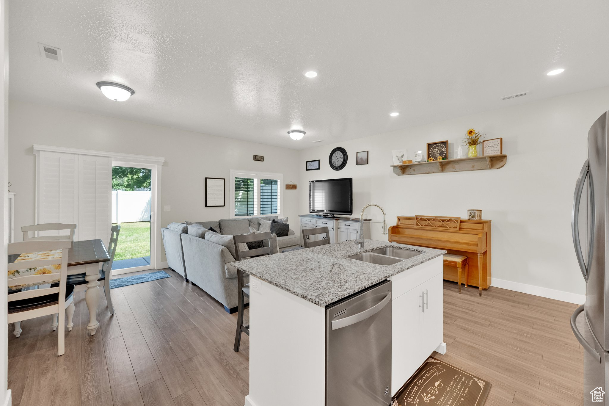 PROMINENCE POINT SUB - Residential