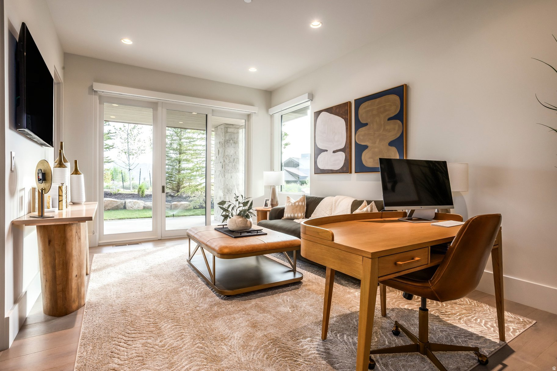 WEST HILLS - Residential