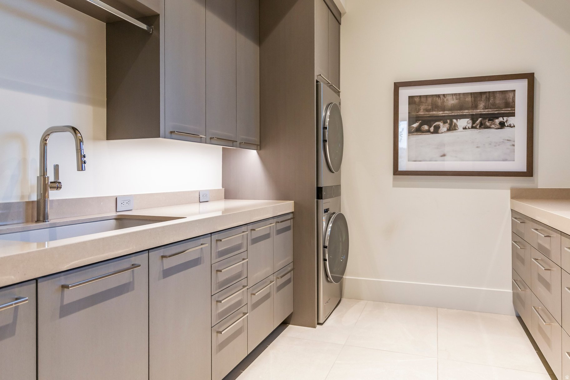 WEST HILLS - Residential