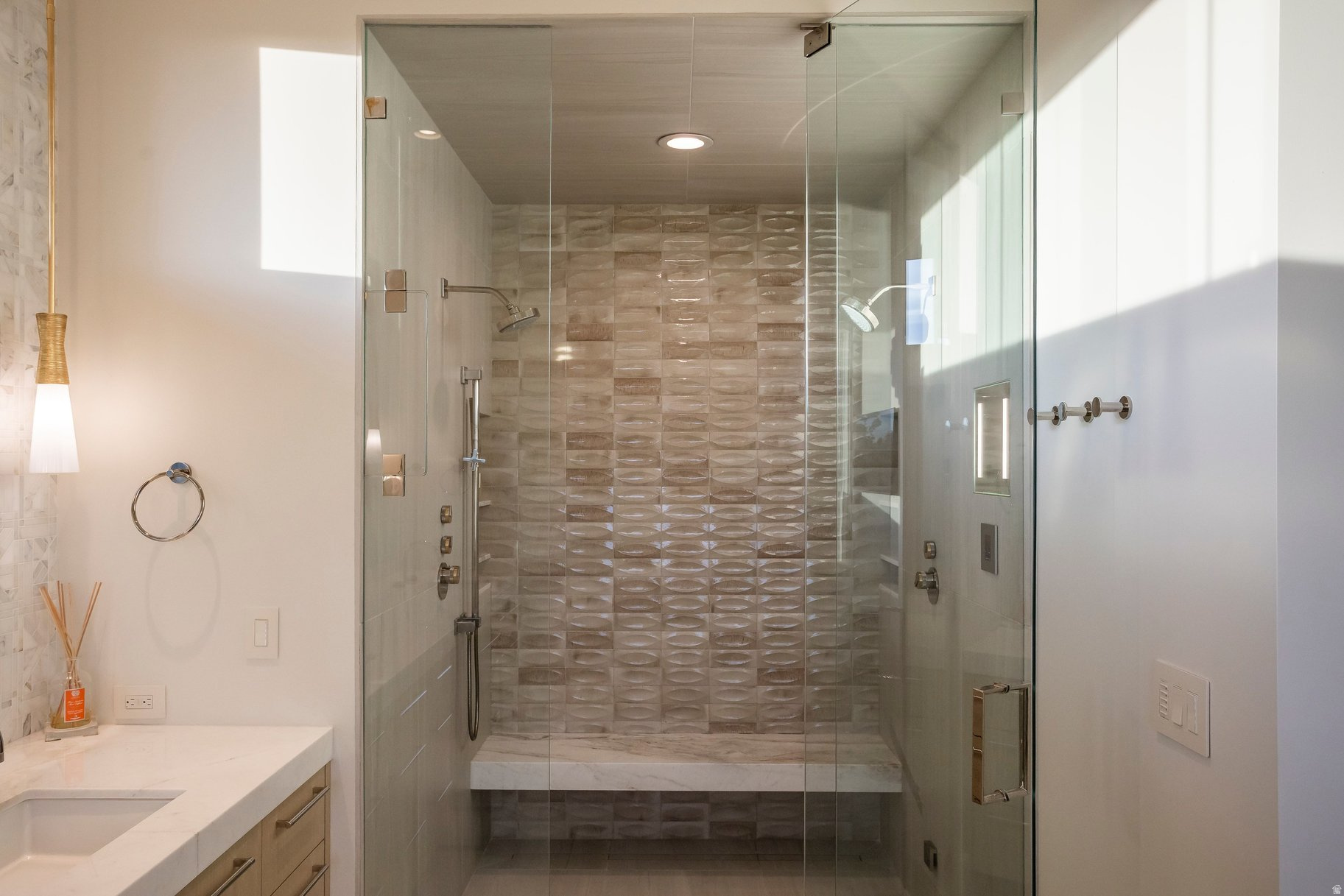 WEST HILLS - Residential