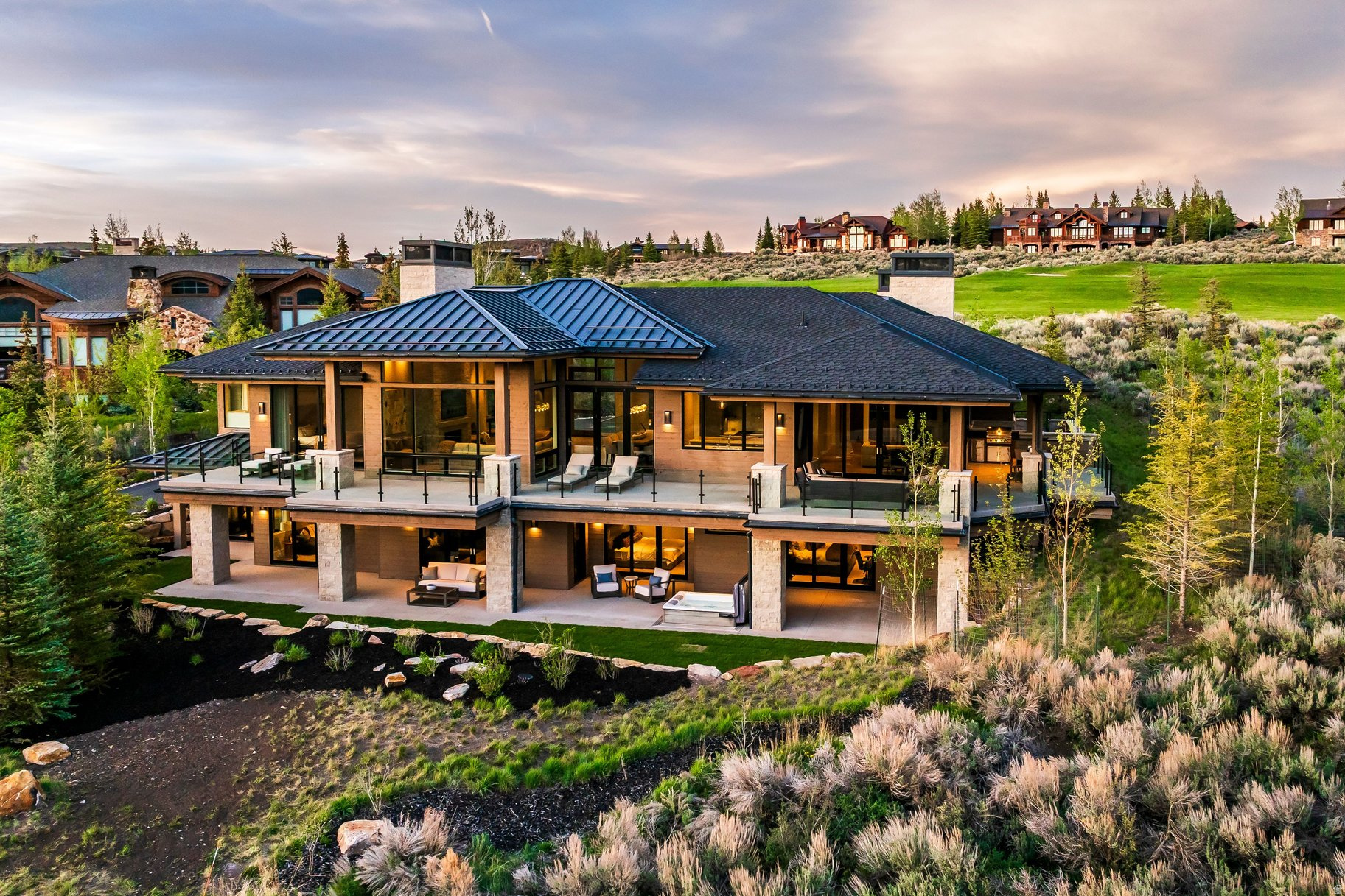 WEST HILLS - Residential