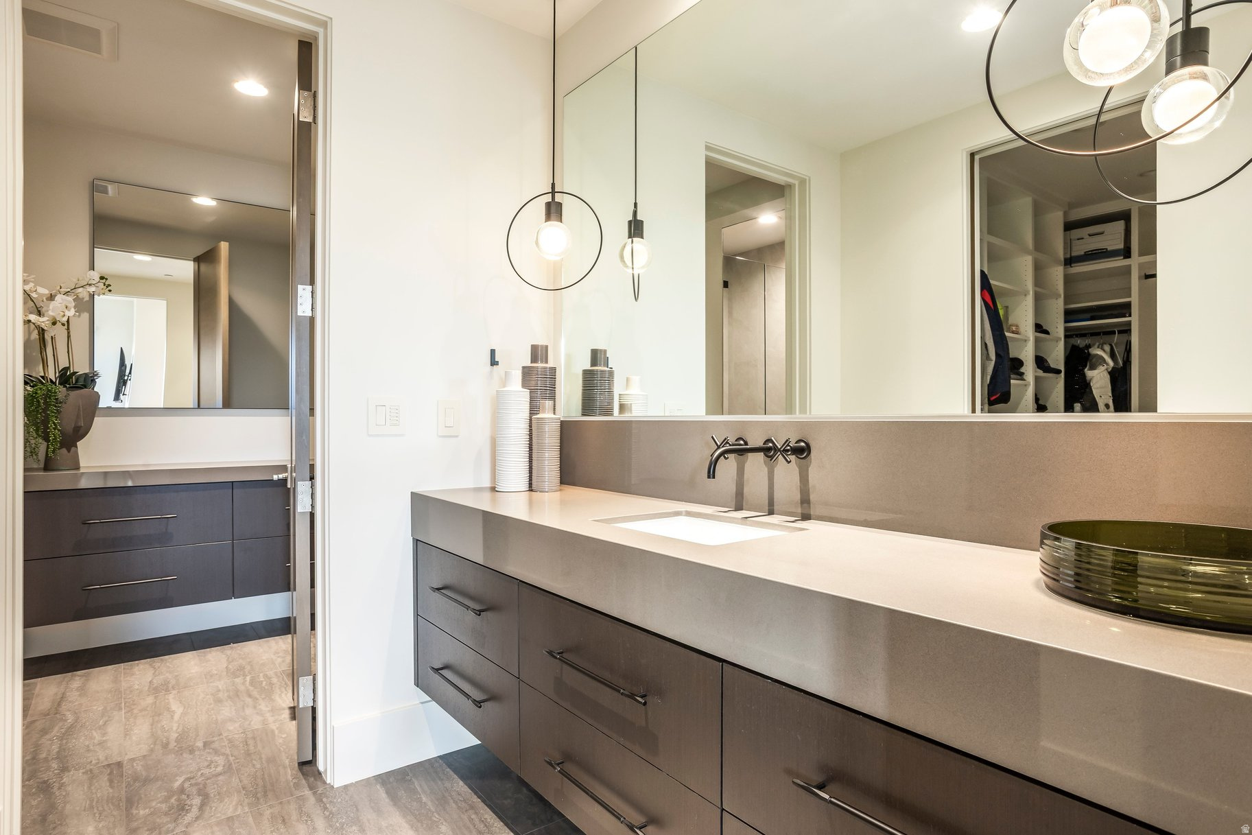 WEST HILLS - Residential