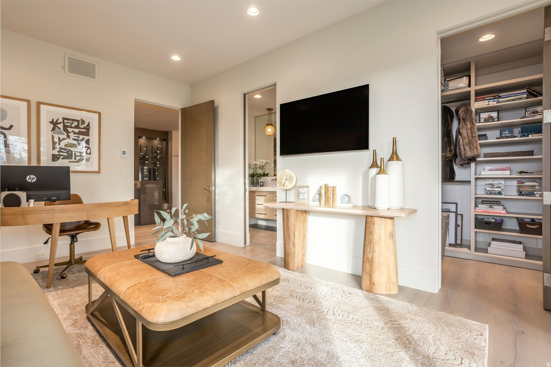 WEST HILLS - Residential