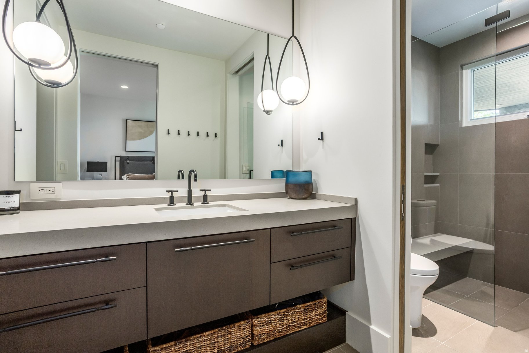 WEST HILLS - Residential