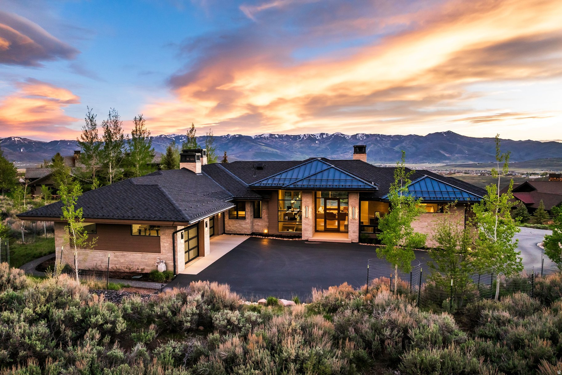 WEST HILLS - Residential
