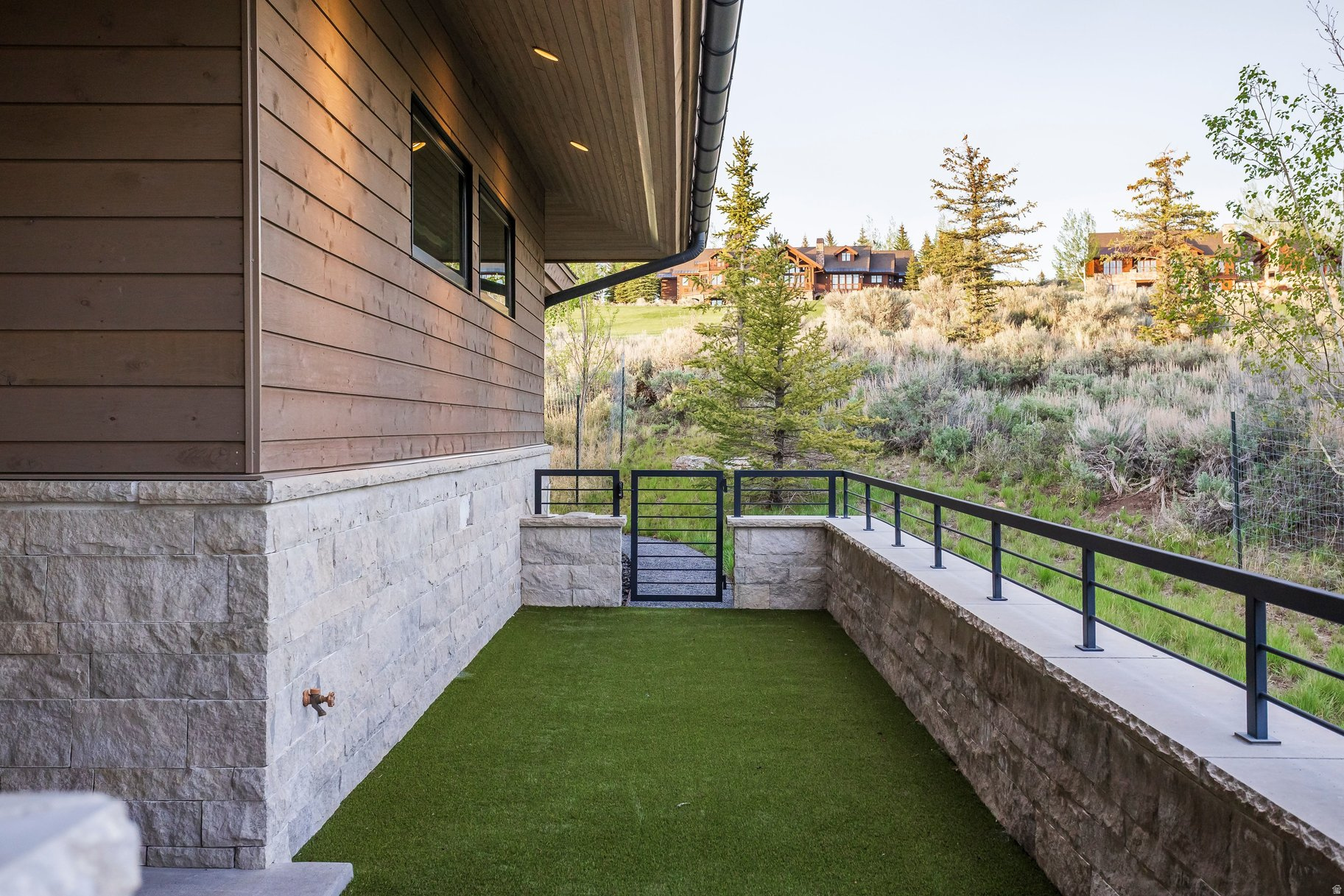 WEST HILLS - Residential
