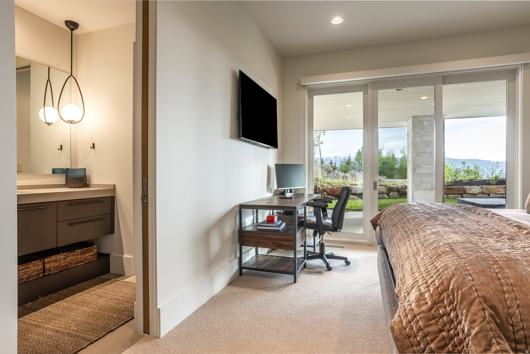 WEST HILLS - Residential