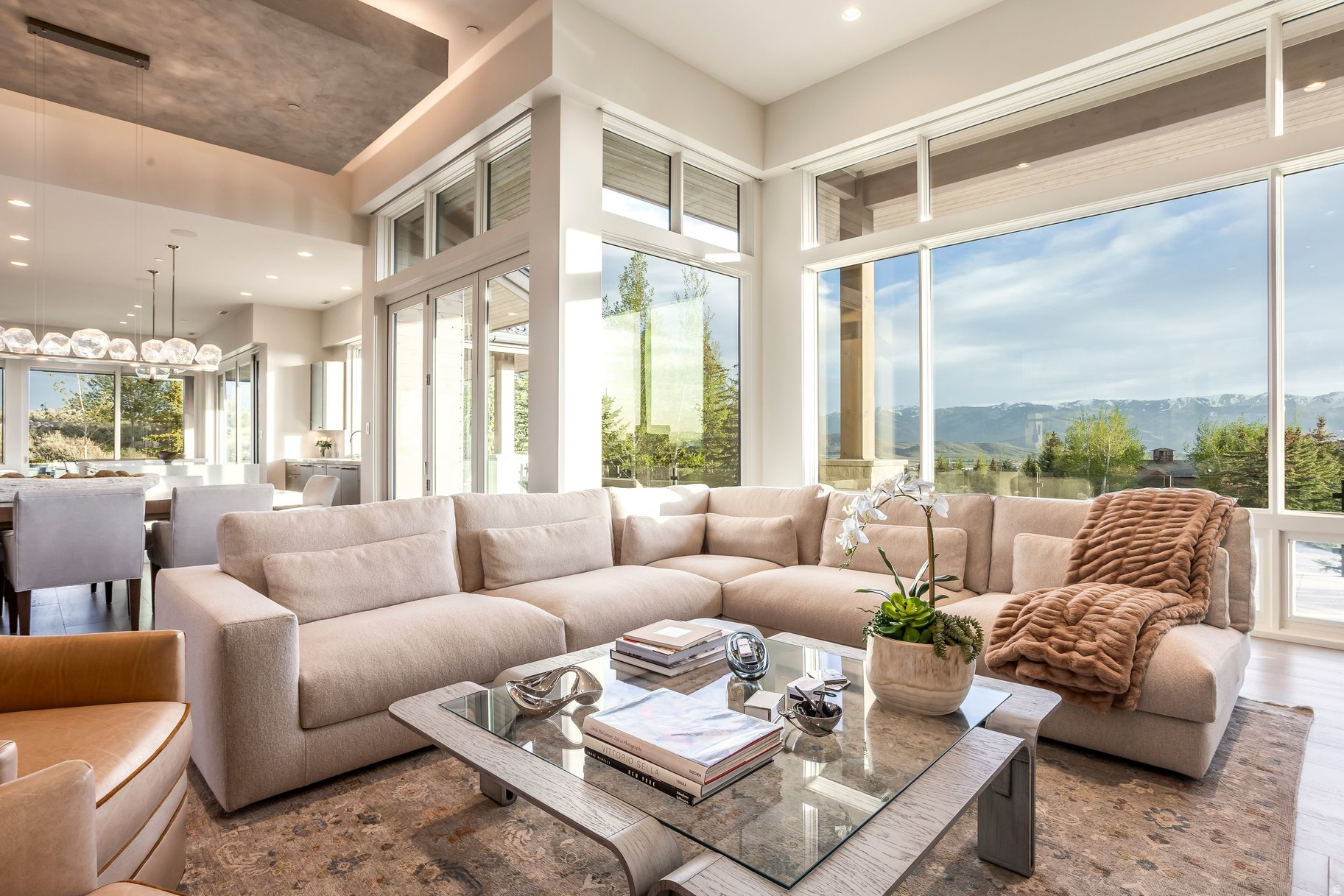 WEST HILLS - Residential