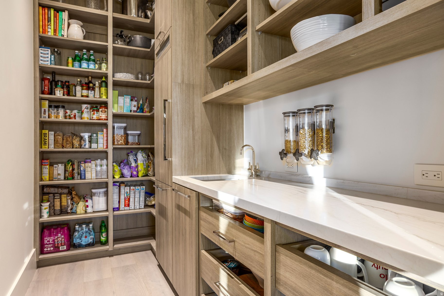 WEST HILLS - Residential