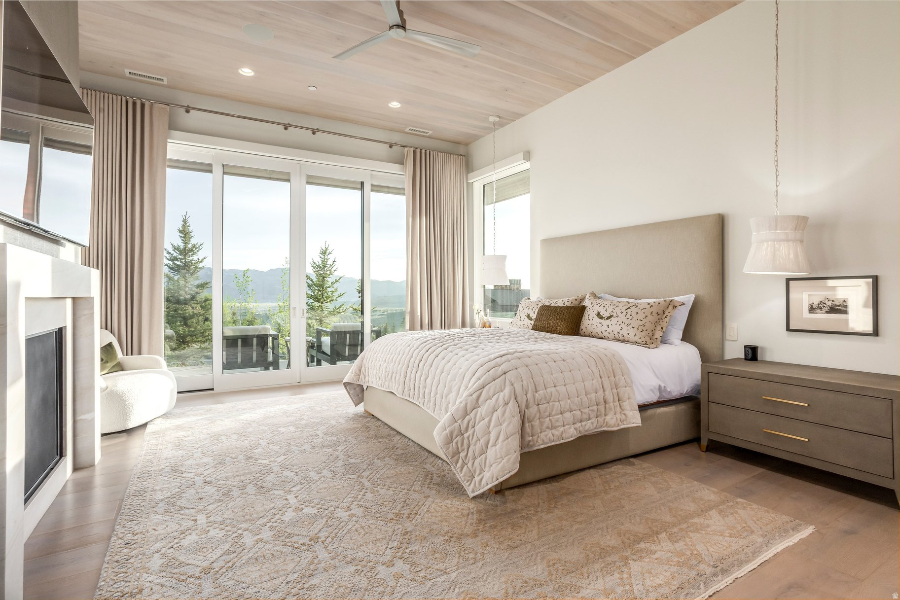 WEST HILLS - Residential