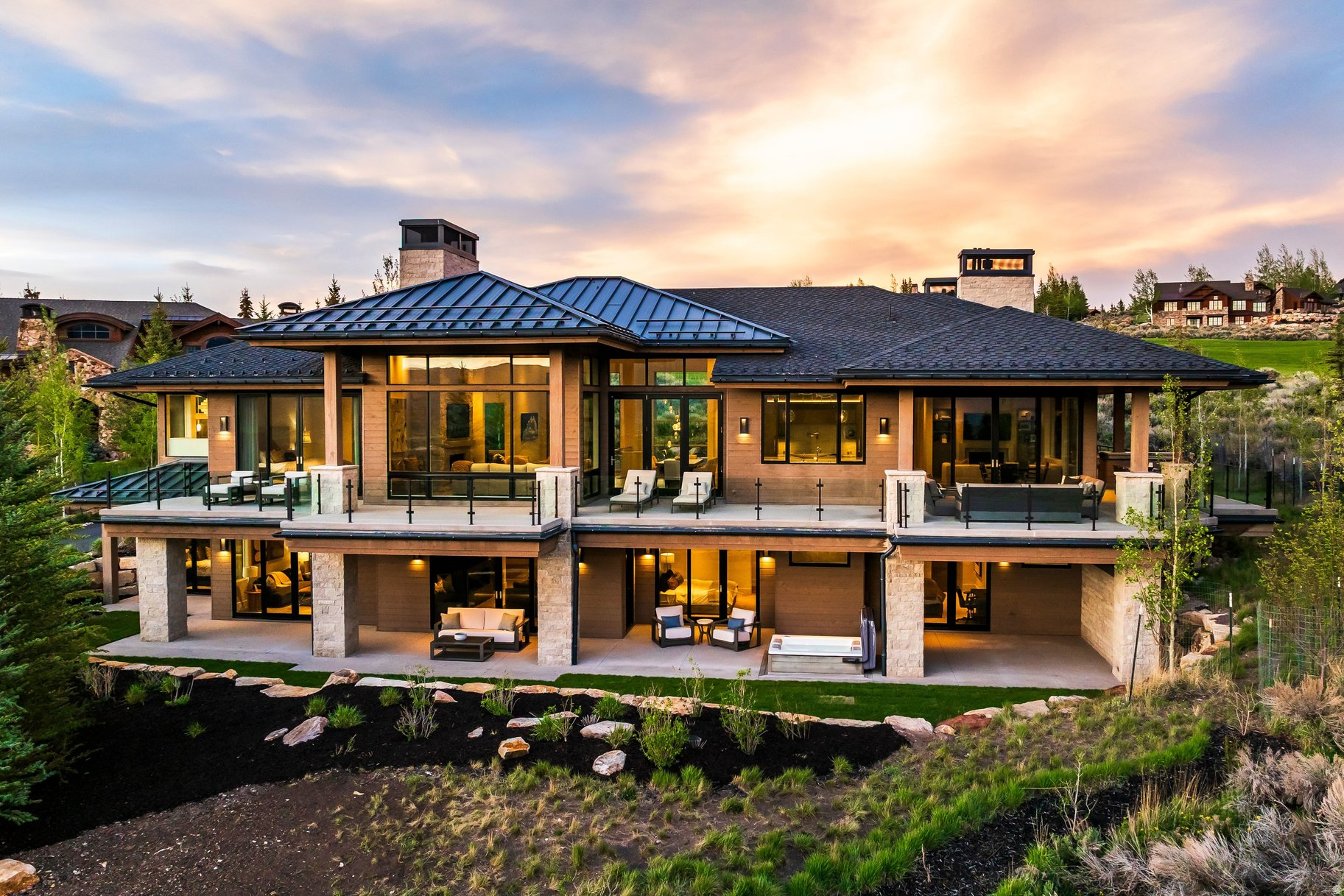 WEST HILLS - Residential