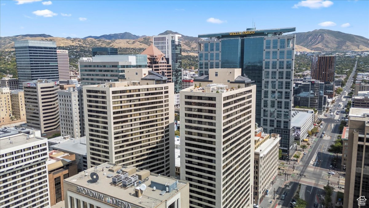 AMERICAN TOWERS - Residential