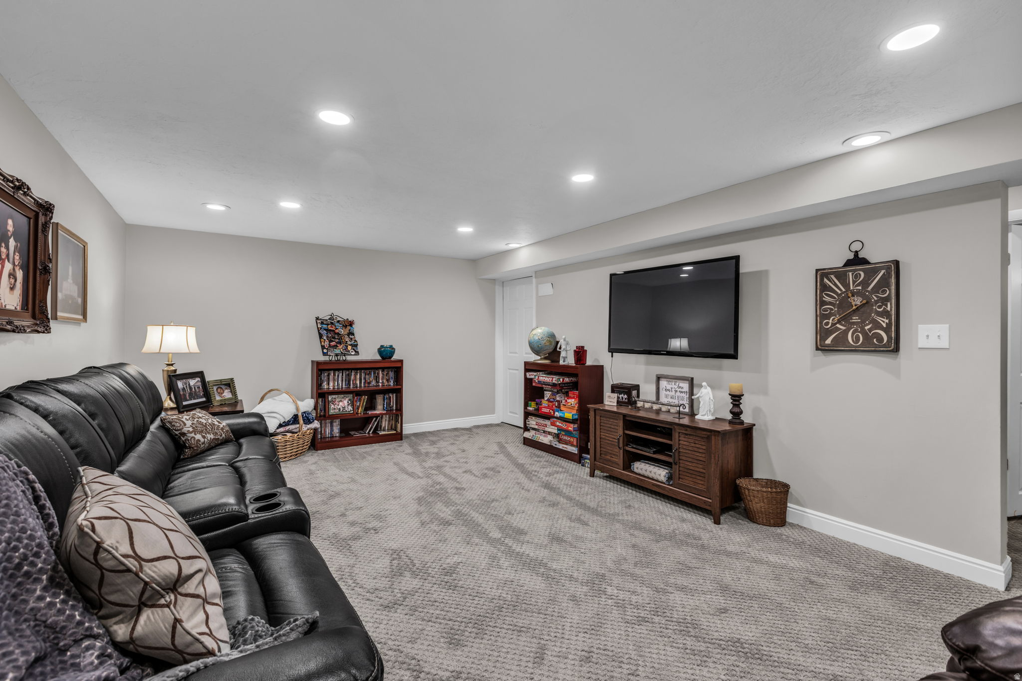 CAPISTRANO VILLA - Residential