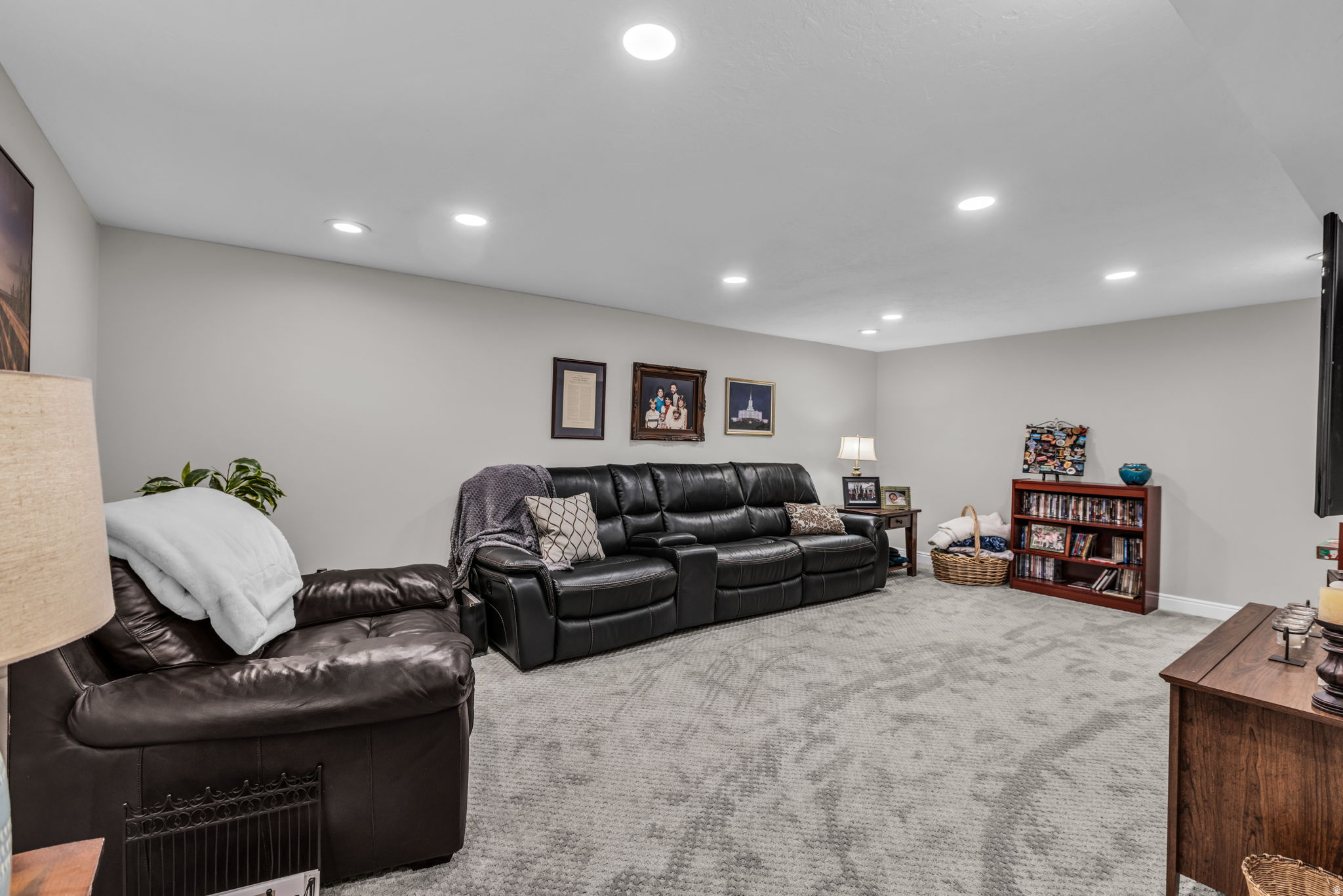 CAPISTRANO VILLA - Residential