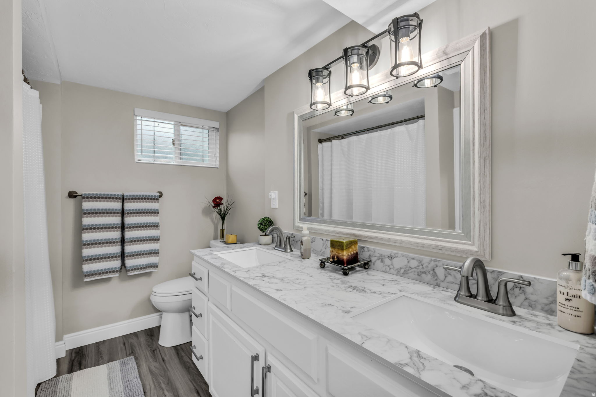 CAPISTRANO VILLA - Residential