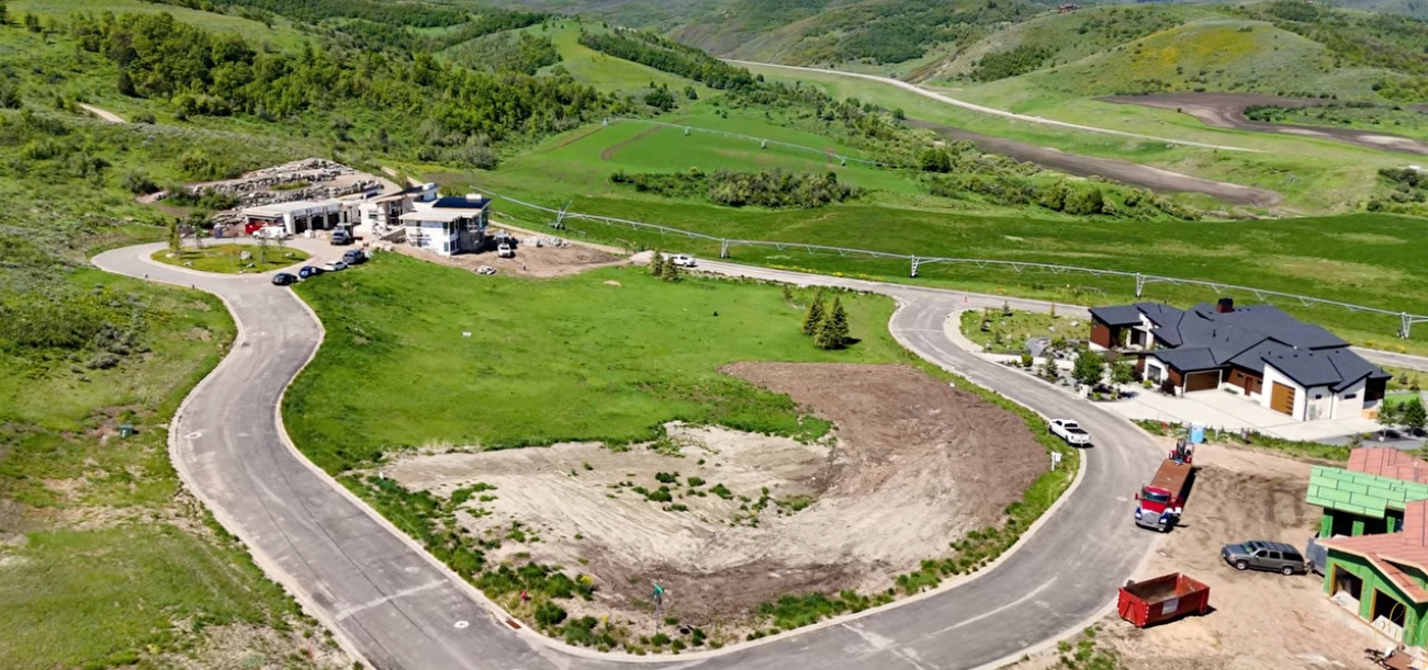 TRAPPERS CROSSING - Land