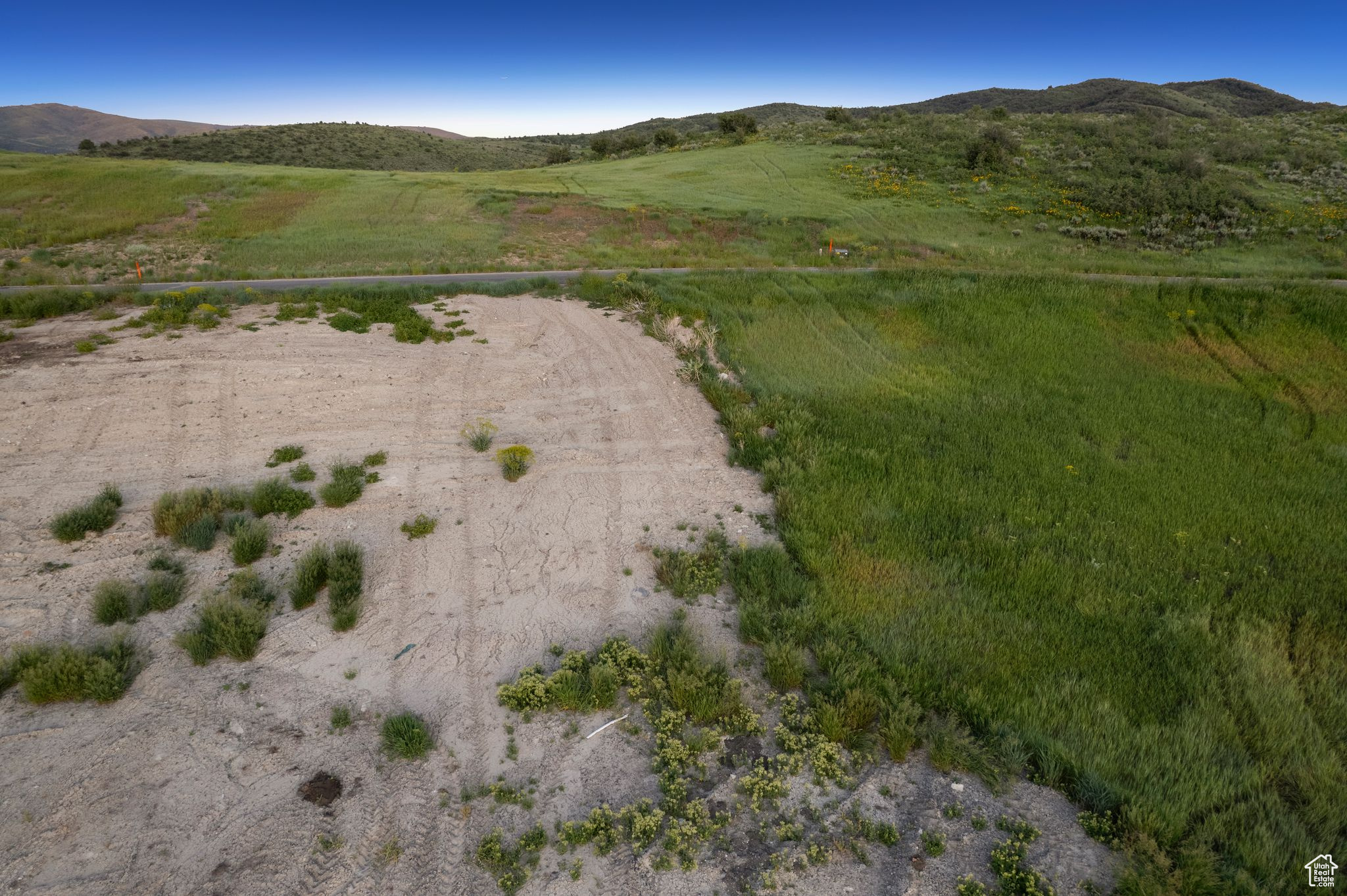 TRAPPERS CROSSING - Land