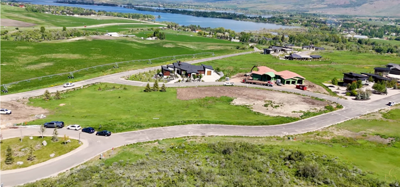 TRAPPERS CROSSING - Land