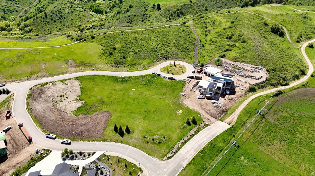 TRAPPERS CROSSING - Land