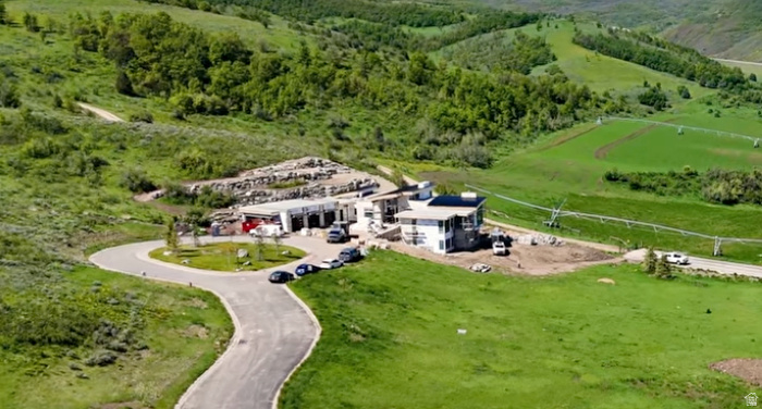 TRAPPERS CROSSING - Land