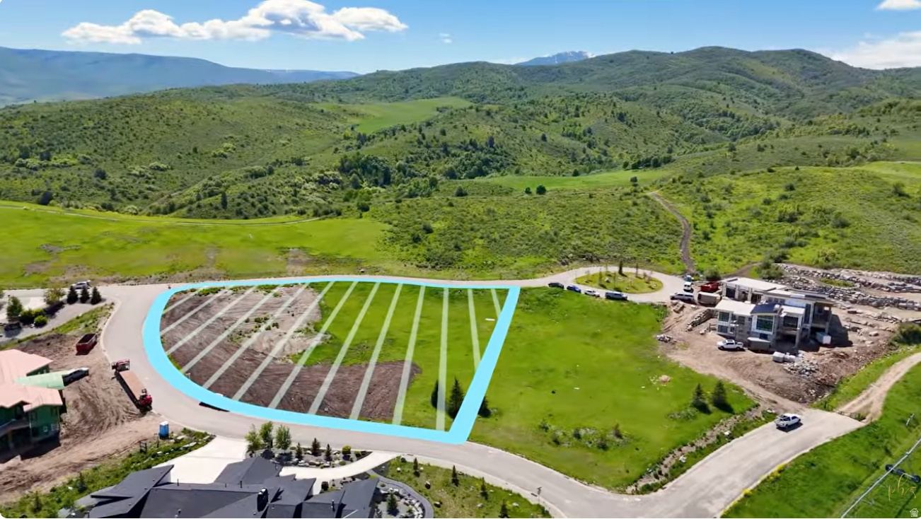 TRAPPERS CROSSING - Land