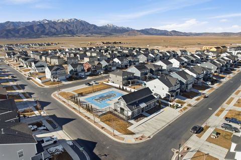 Tiny photo for 732 E STONEBRIAR DR N, Eagle Mountain, UT 84005 (MLS # 2135472)