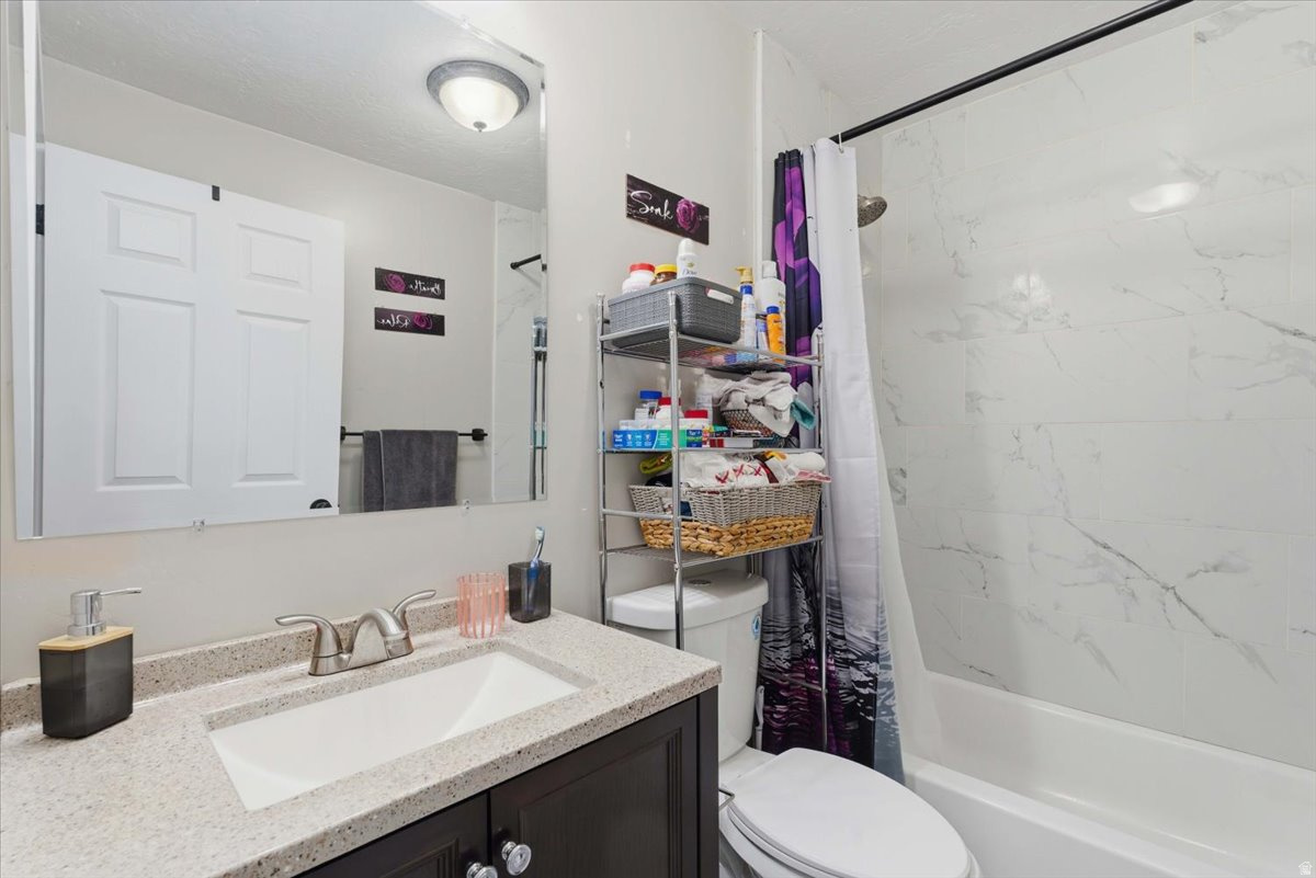 LAKE RIDGE - Residential