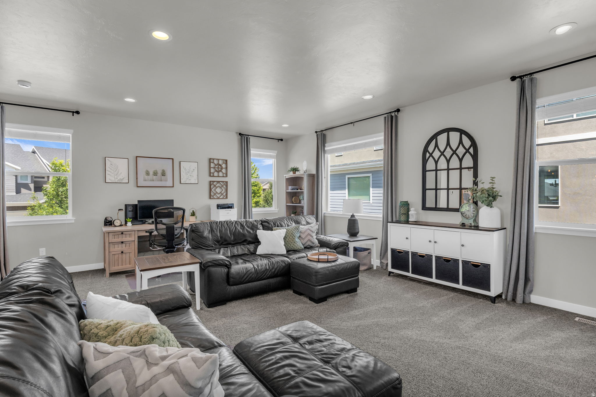 RUSHTON MEADOWS TOWN - Residential