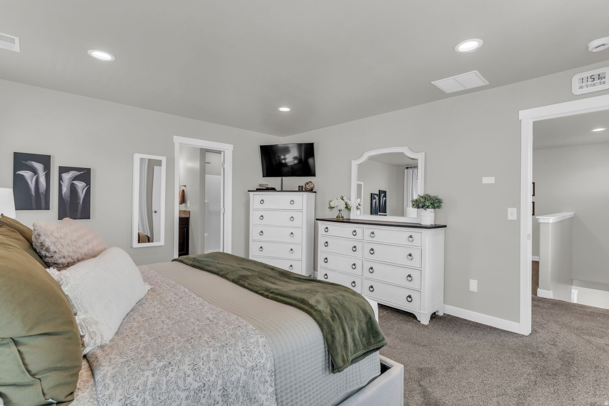 RUSHTON MEADOWS TOWN - Residential