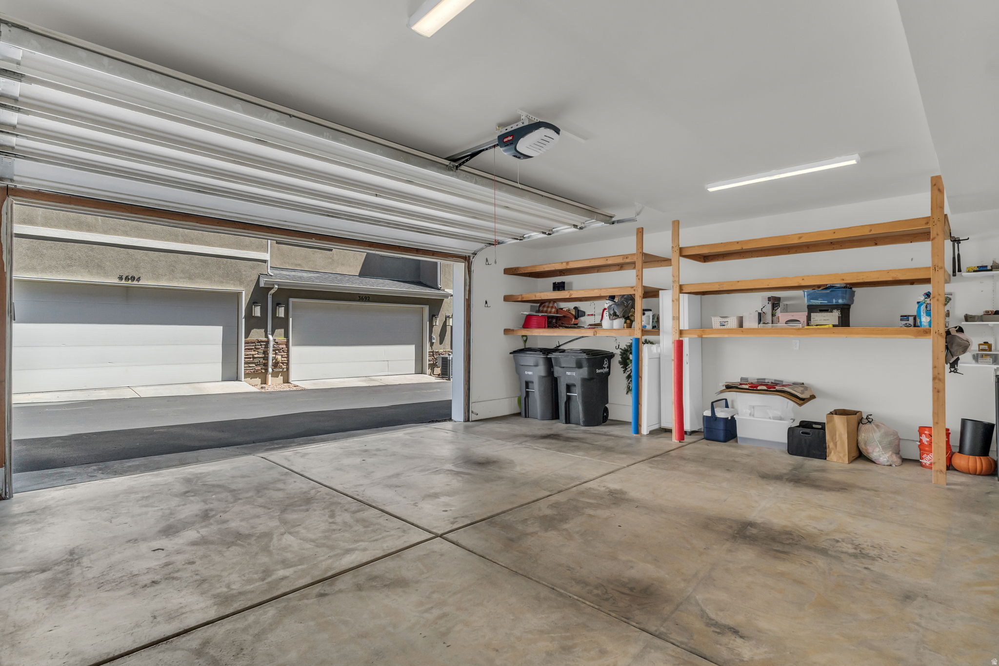 RUSHTON MEADOWS TOWN - Residential