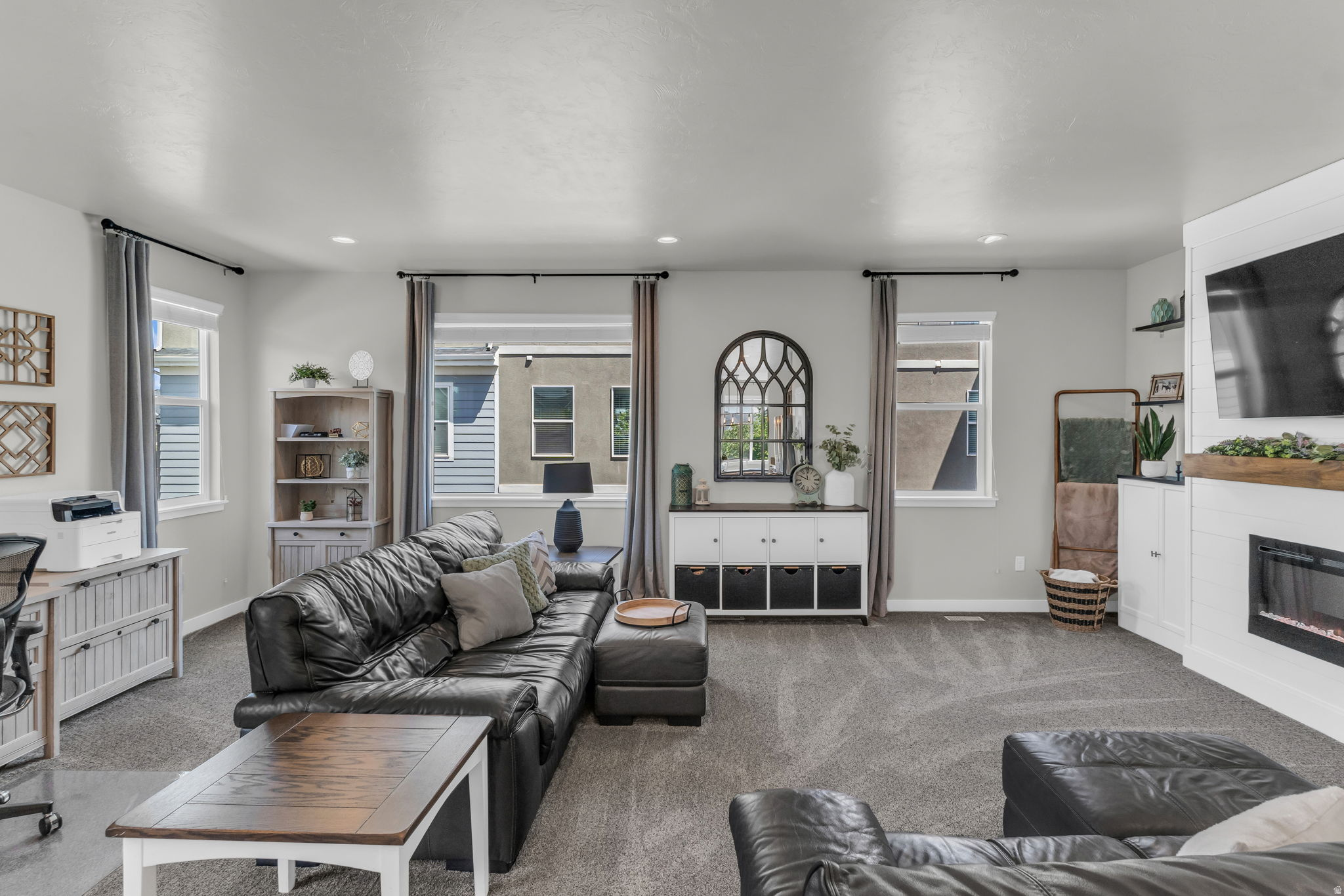 RUSHTON MEADOWS TOWN - Residential