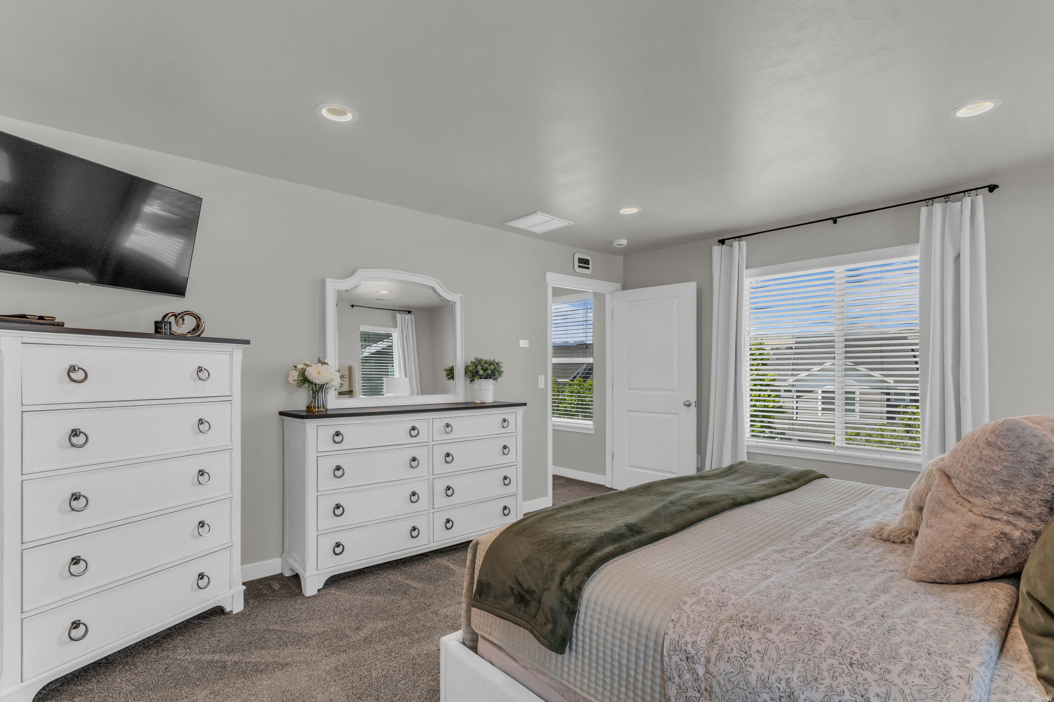 RUSHTON MEADOWS TOWN - Residential