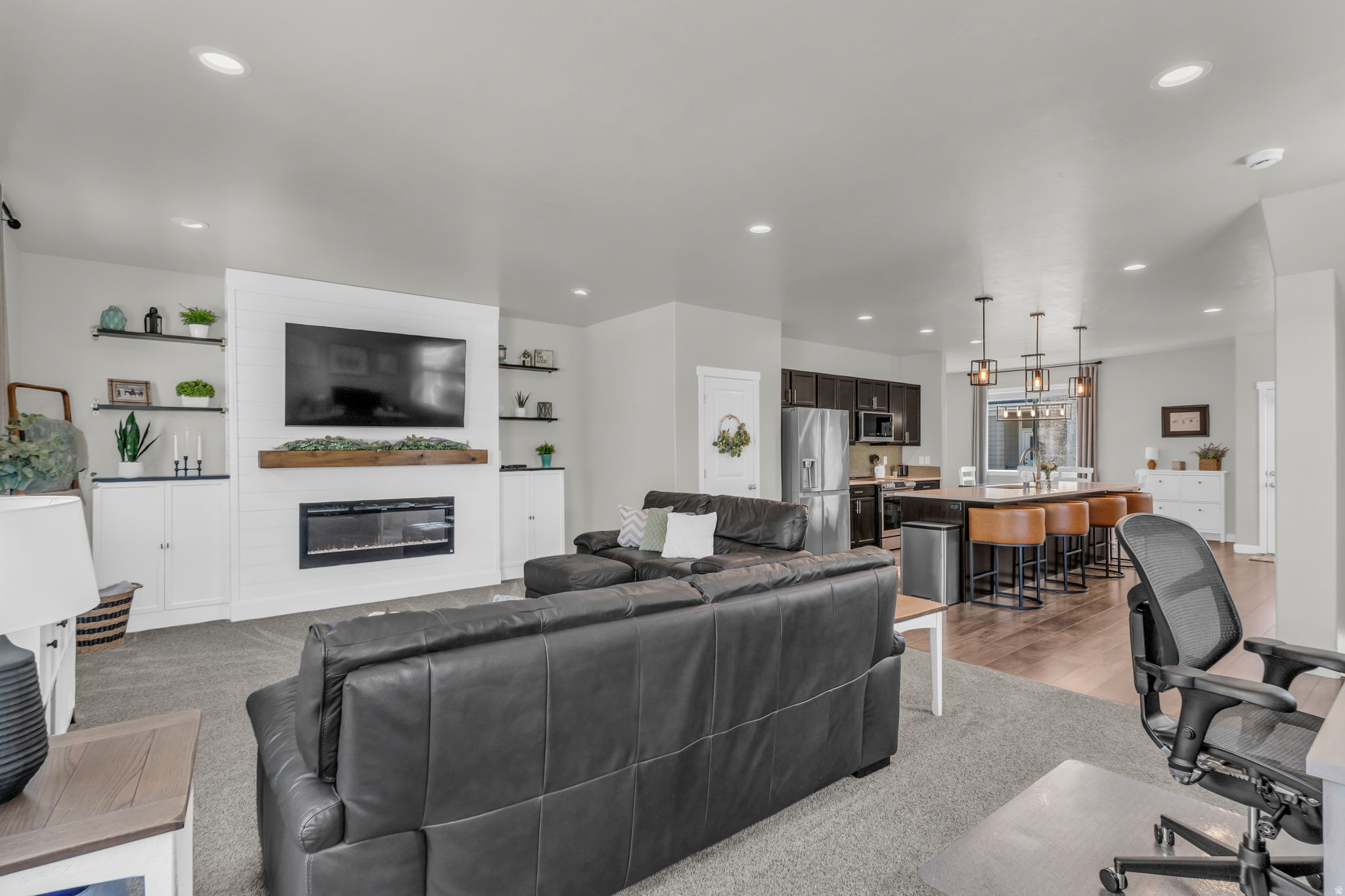RUSHTON MEADOWS TOWN - Residential