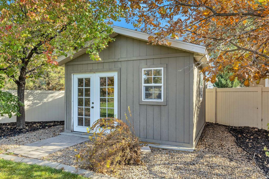 MEADOWS - Residential