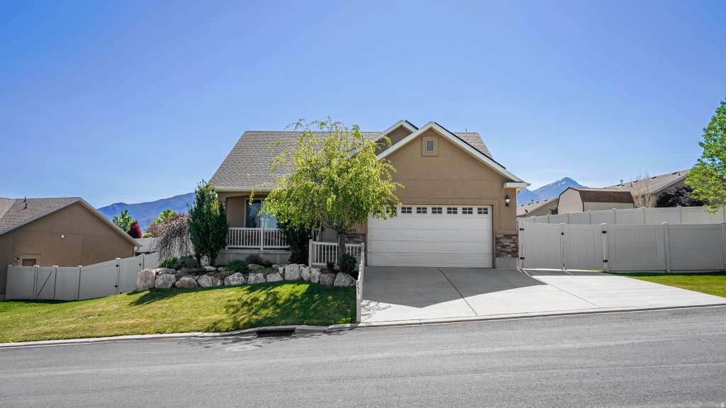 Photo of 651 RIVER ROCK DR, Santaquin, UT 84655 (MLS # 2157284)